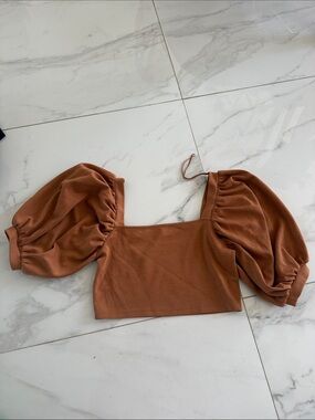 Oak refined crop top